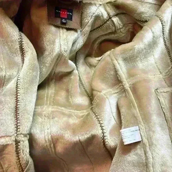 Gallery Women’s faux fur Brown jacket - Picture 6 of 6